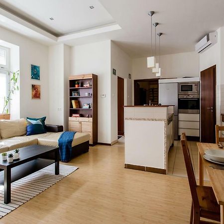 Apartamento Downtown Delight Near The Basilica Budapest Exterior foto