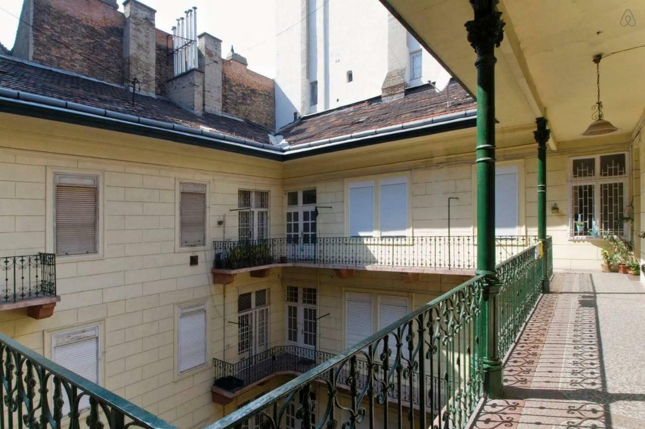 Apartamento Downtown Delight Near The Basilica Budapest Exterior foto