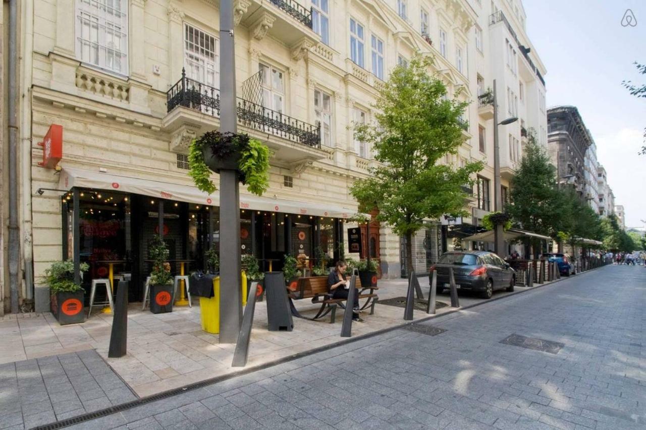 Apartamento Downtown Delight Near The Basilica Budapest Exterior foto